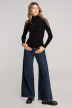 Blusa Cuello Alto Mujer Oscalito 7416 – Lana Merino, Seda y Encaje Chantilly