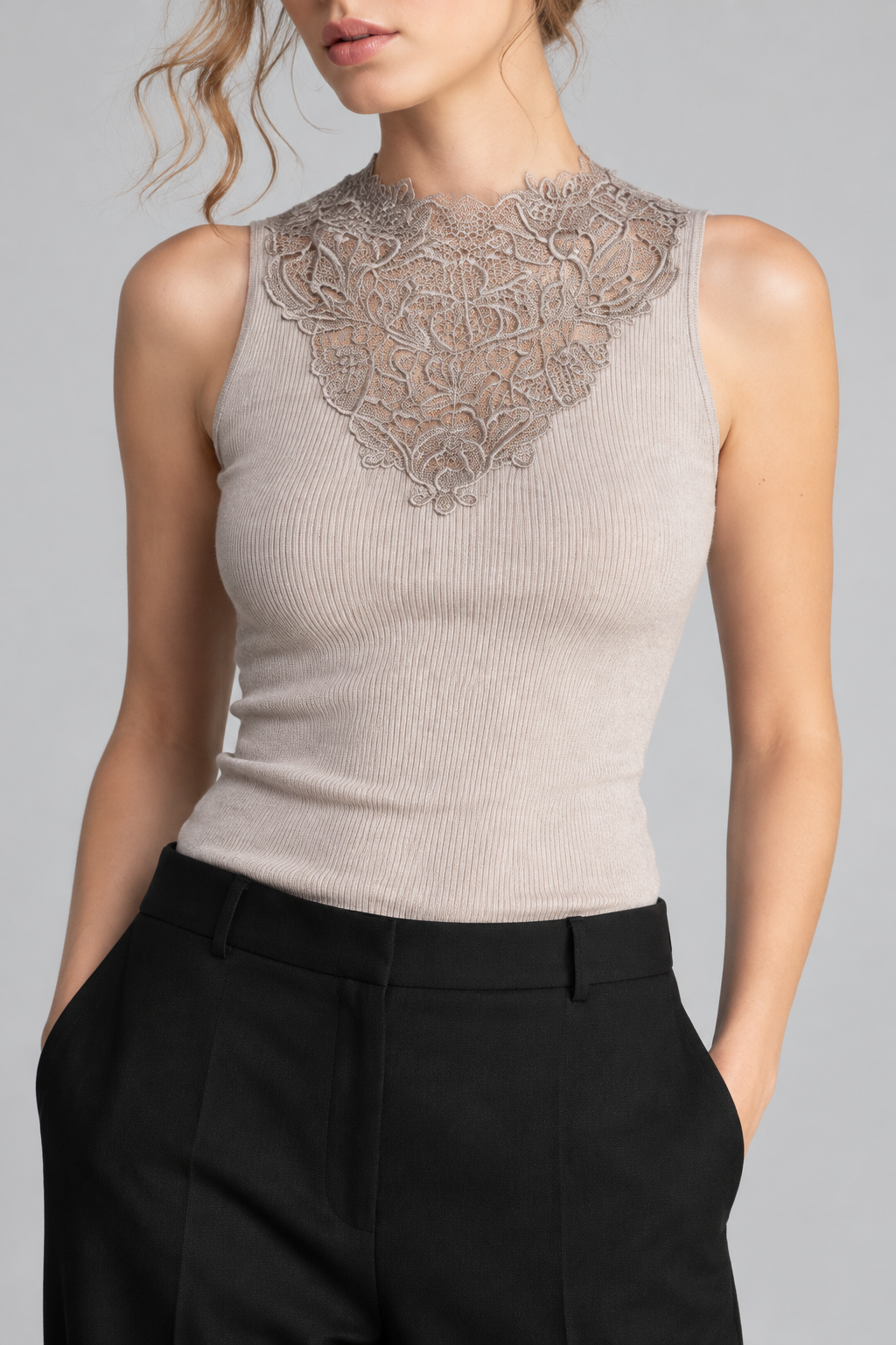 Blusa con encaje sin mangas — Merino y seda · 7420