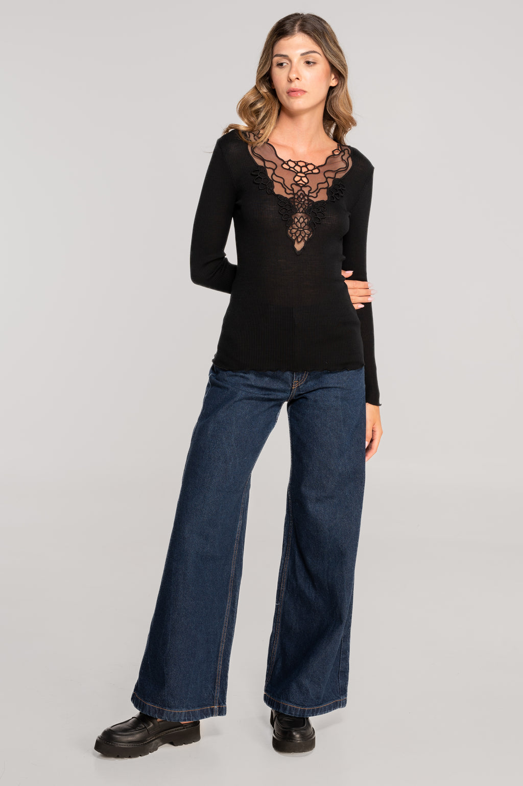 Blusa Manga Larga Mujer Oscalito 7429 – Lana Merino y Seda con Bordado Floral