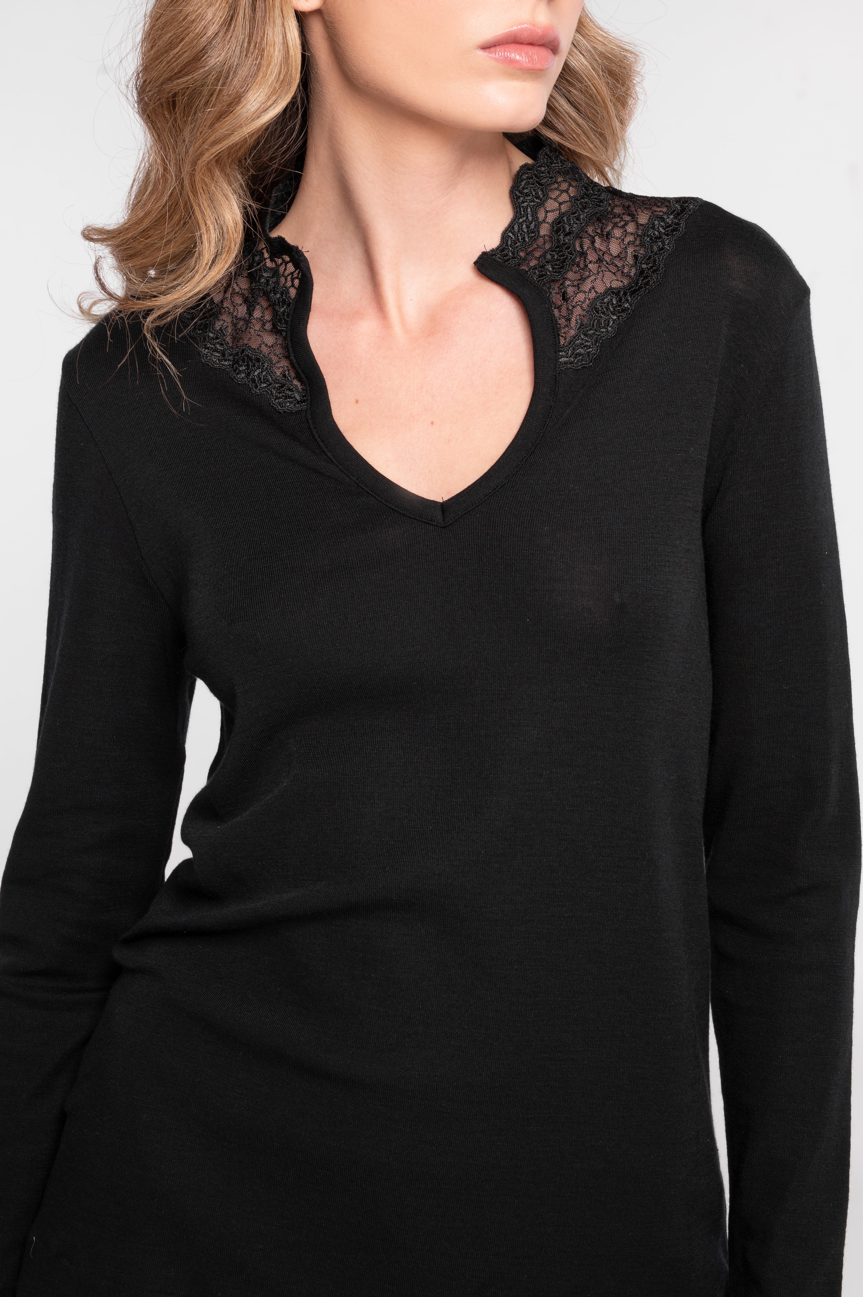 Blusa Manga Larga Mujer Oscalito 7438 – Lana Merino y Seda con Encaje de Puntilla