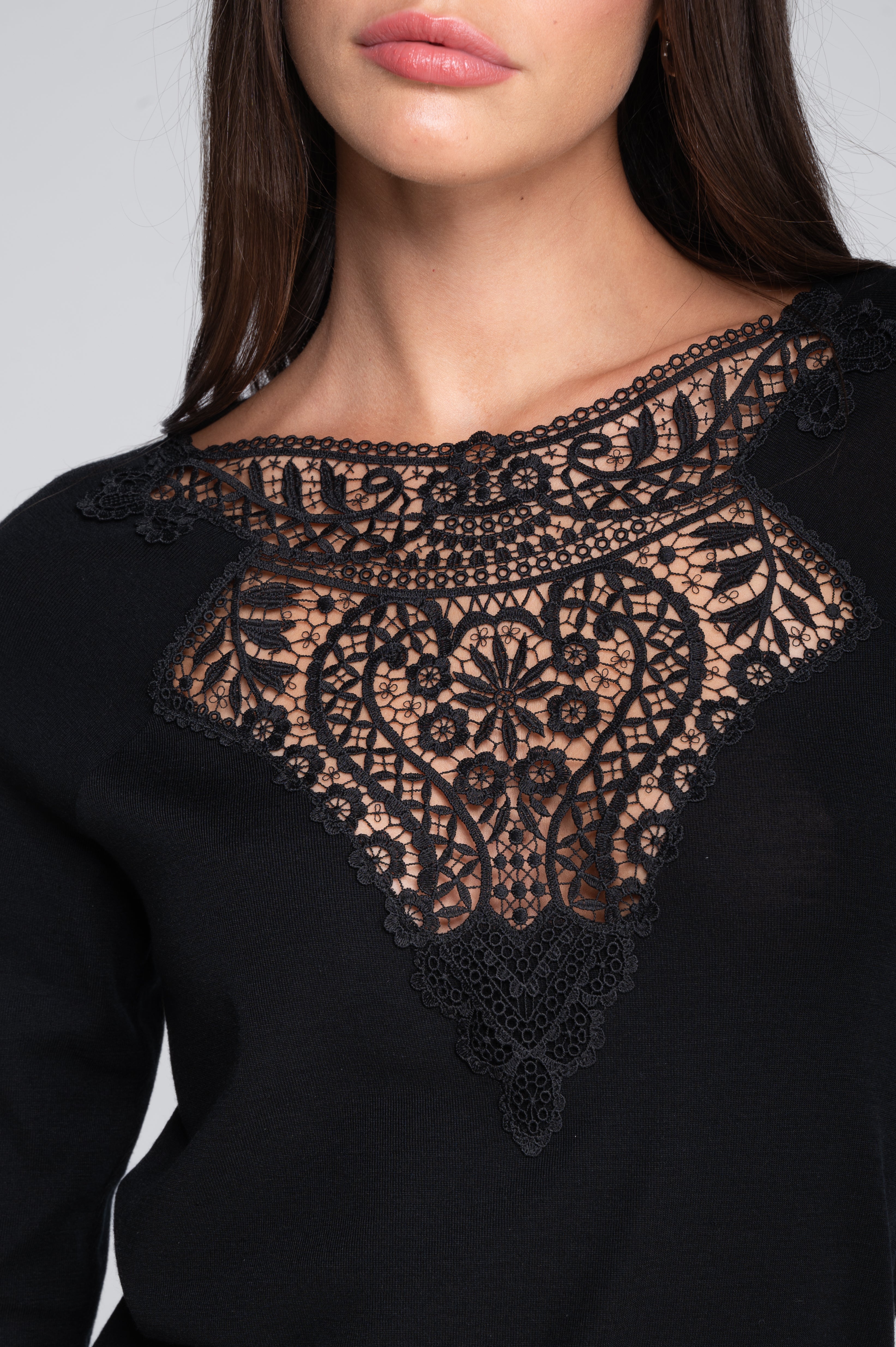 Blusa Oscalito 7607 – Lana Merino y Seda con Macramé