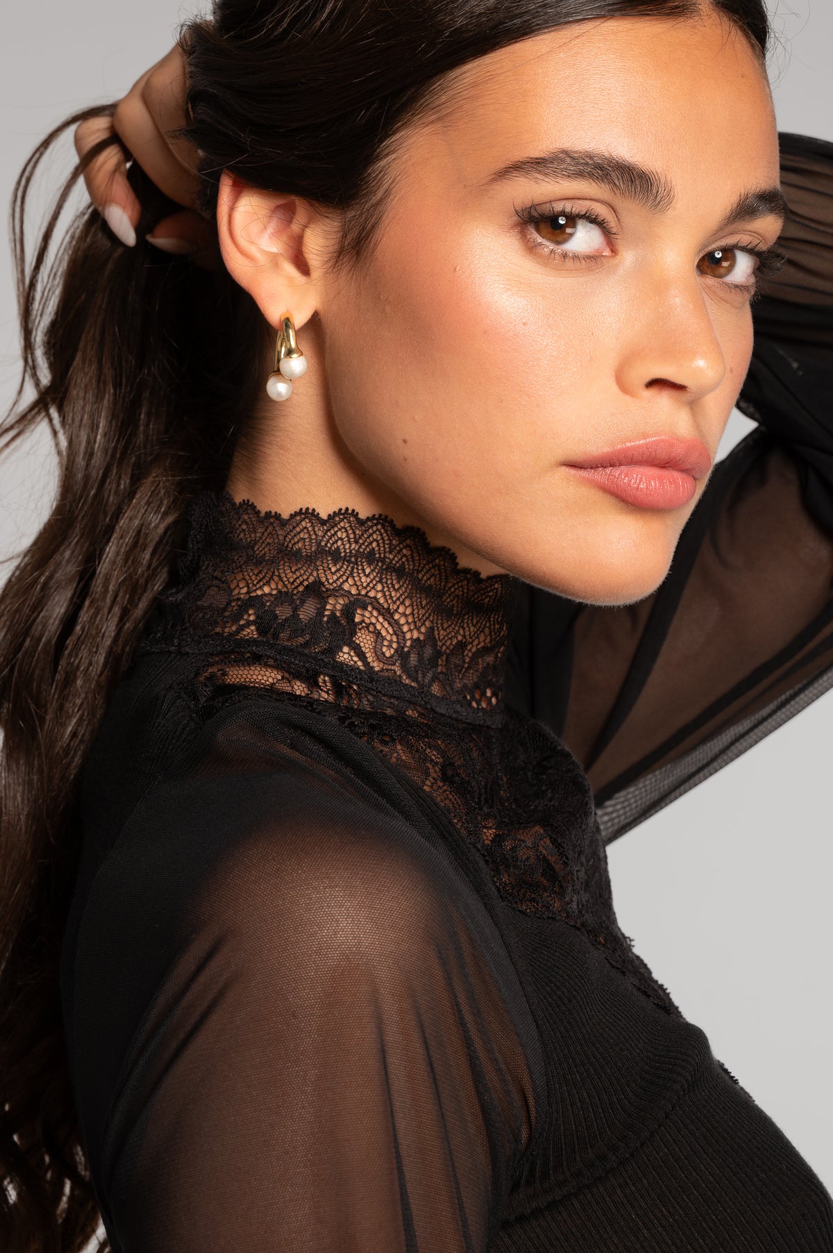 Blusa con encaje — Merino y seda · 7800