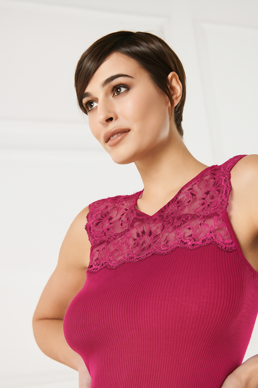 Polera sin Manga Mujer Oscalito 6621 – Lana, Seda y Encaje Dentelle de Calais®