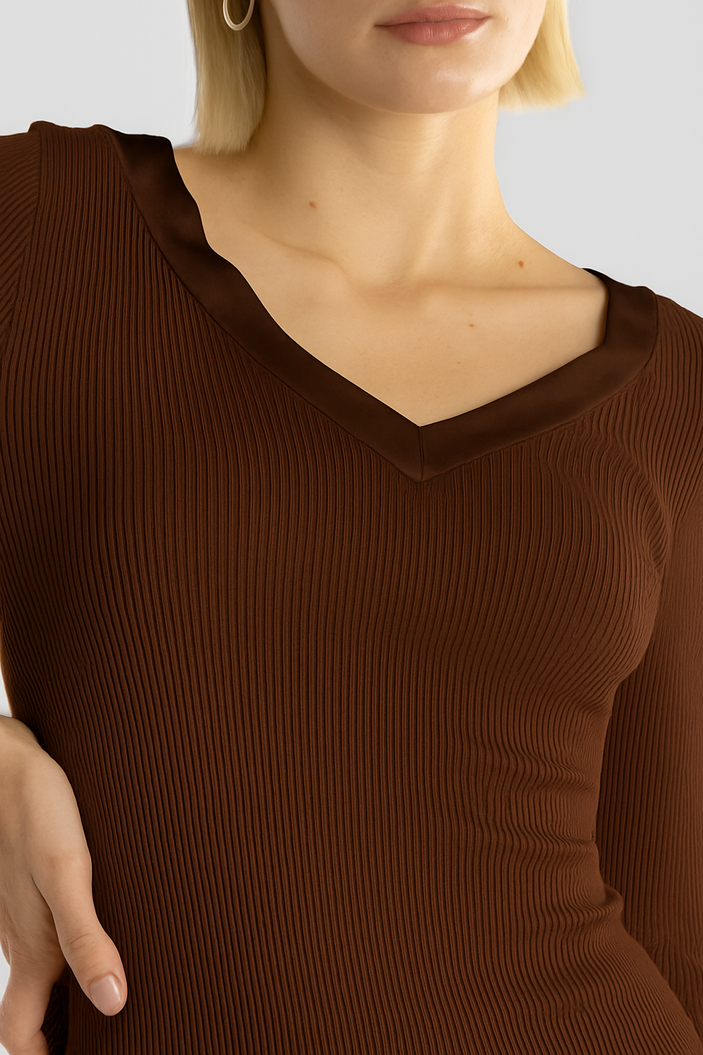 Polera Manga Larga Escote V Mujer Oscalito 4248 – Lana Merino, Seda y Satén de Seda
