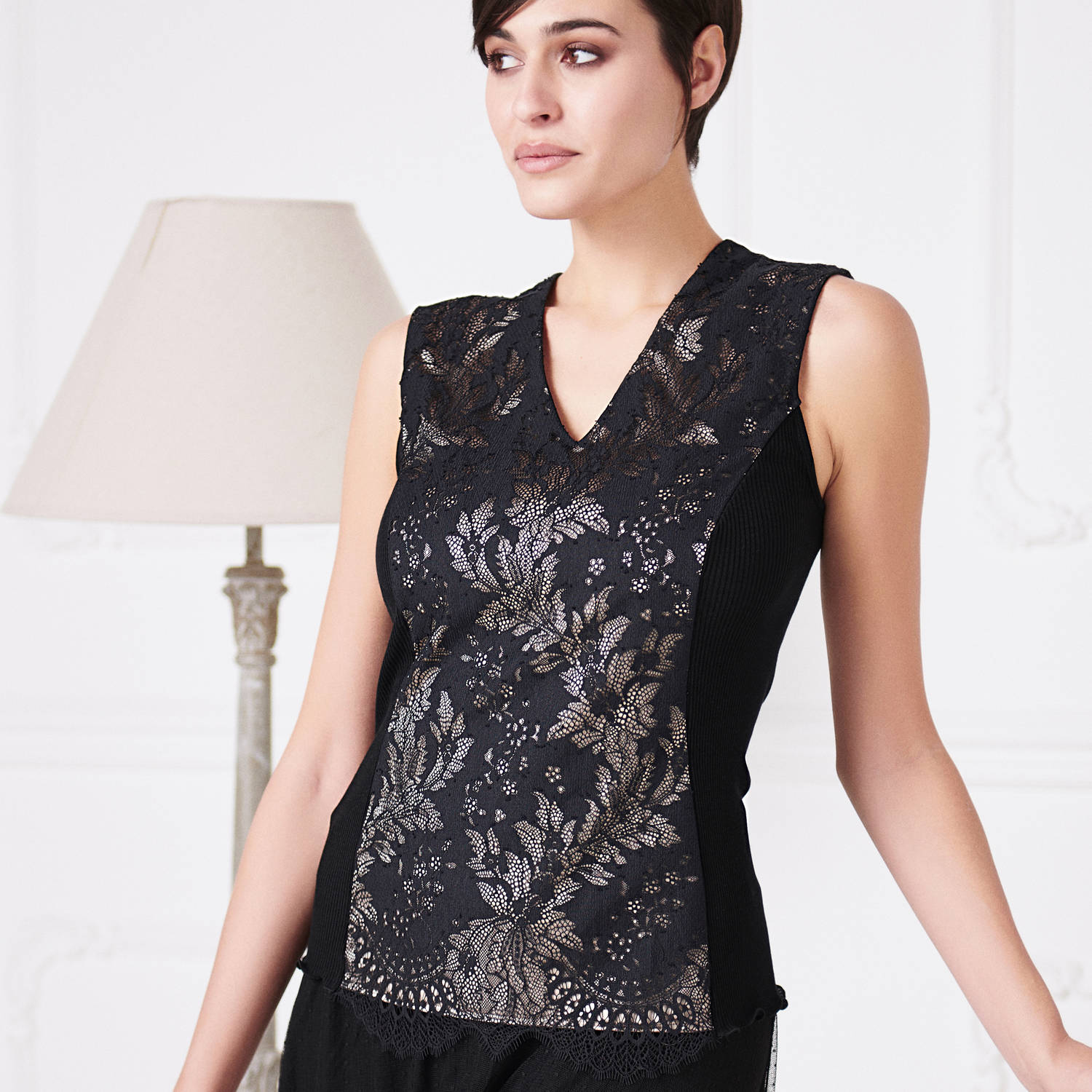 Blusa Sin Manga Oscalito 6650 - Lana Merino, Seda, Chantilly y Satén de Seda